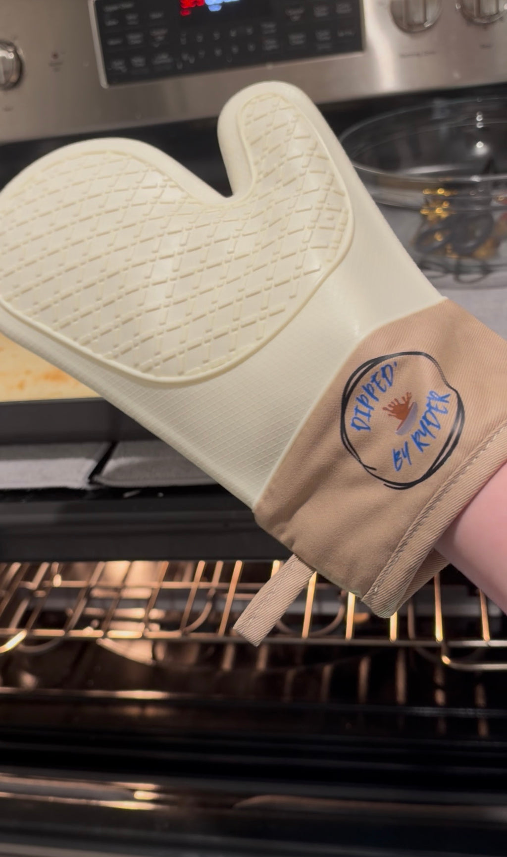 Dipped By Ryder Baking Silicone Mitt